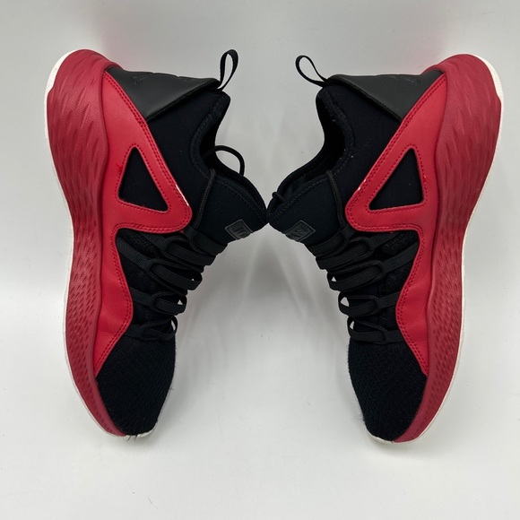 NIKE AIR JORDAN FORMULA 23 MENS SIZE 10.5 ATHLETIC BASKETBALL SHOES BLACK RED - Picture 5 of 11